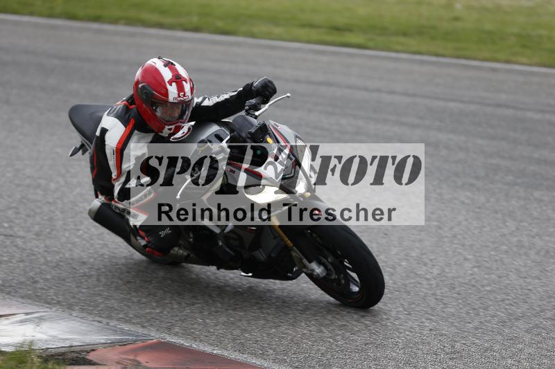 Archiv-2025/10 23.04.2025 Cornu Master School ADR/rot-rouge/24